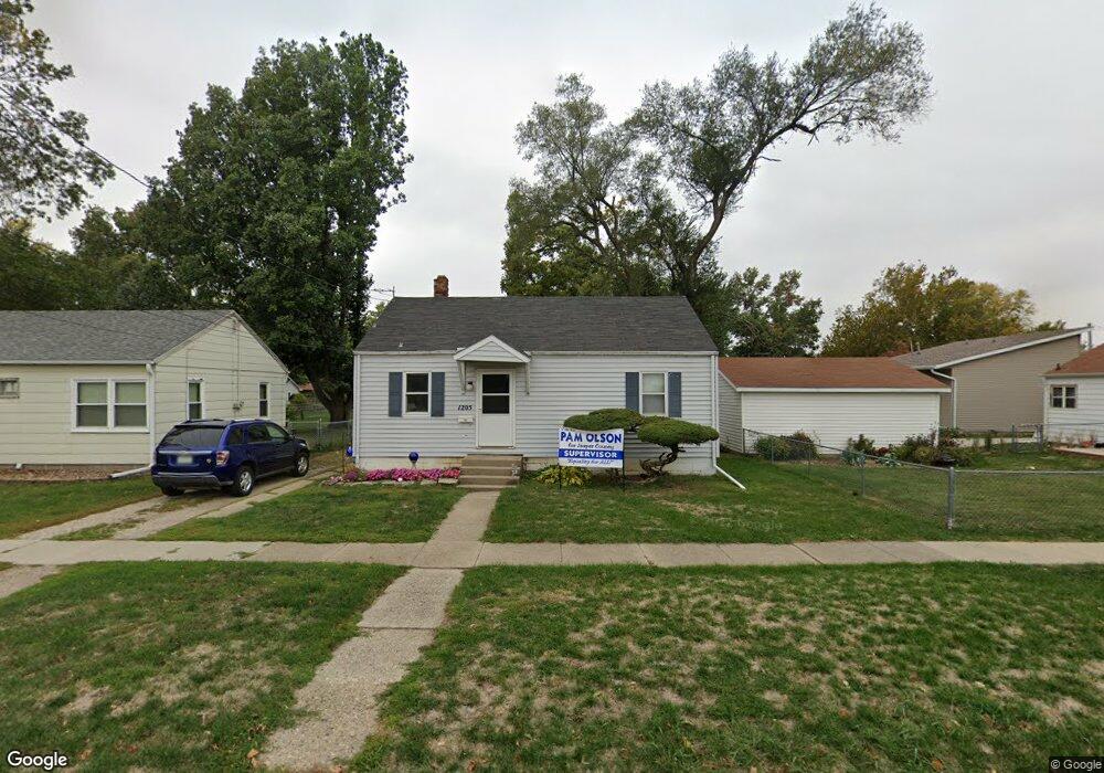 1205 W 6th St S, Newton, IA 50208 - photo 1