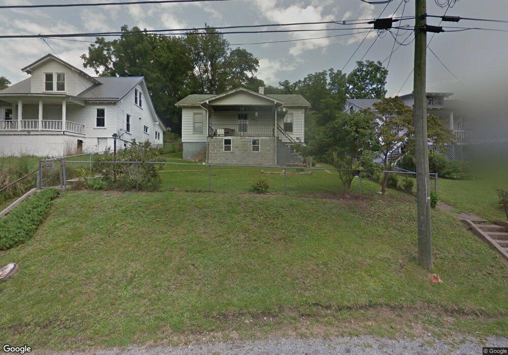 401 Jefferson Ave S, Pulaski, VA 24301 - photo 1