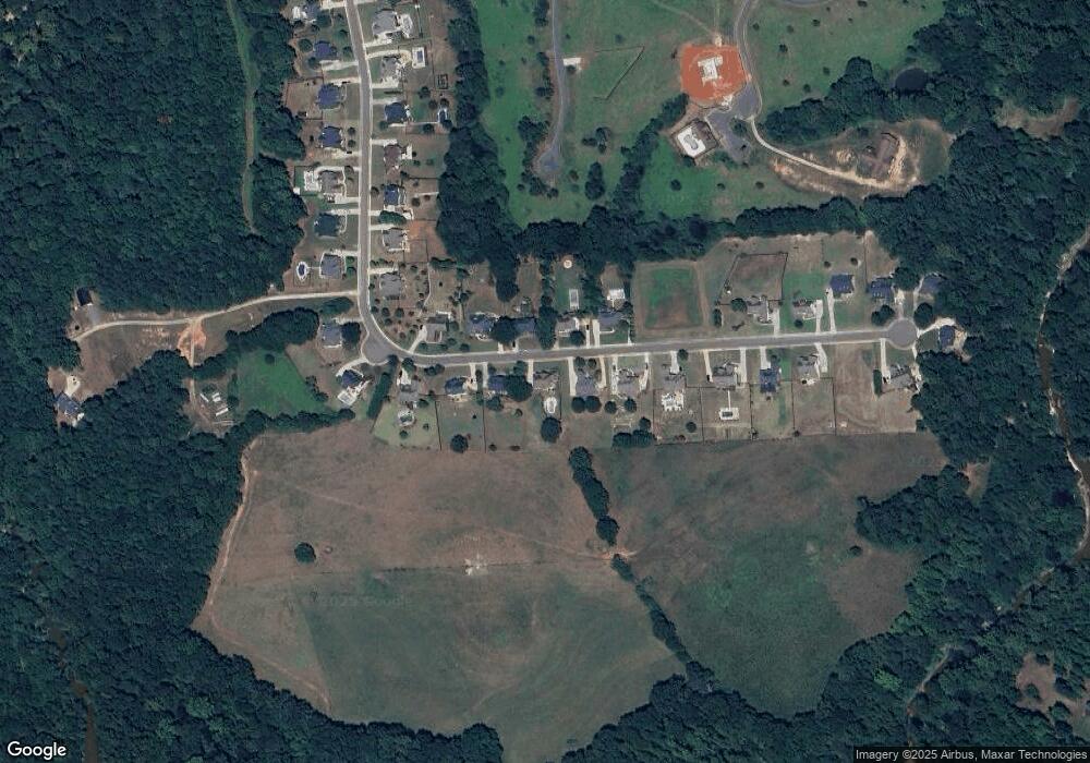 564 Durham Dr, Hoschton, GA 30548 - photo 1