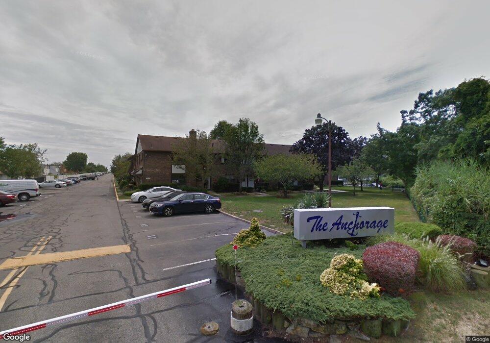 112 Mariners Way unit 12, Copiague, NY 11726 - photo 1