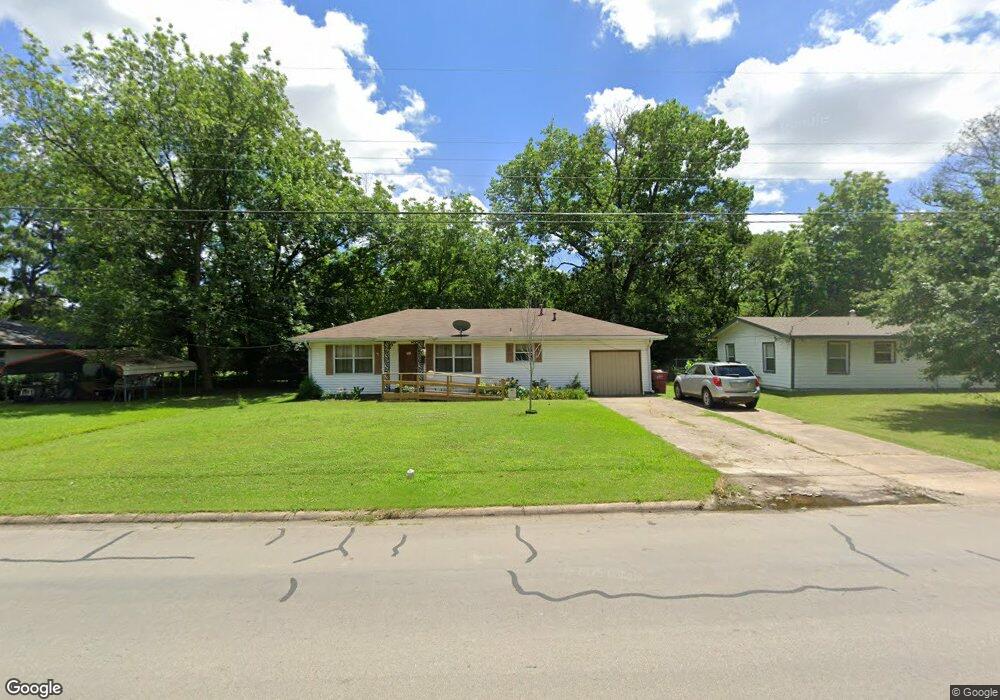 105 W Russell Ave, Bonham, TX 75418 - photo 1