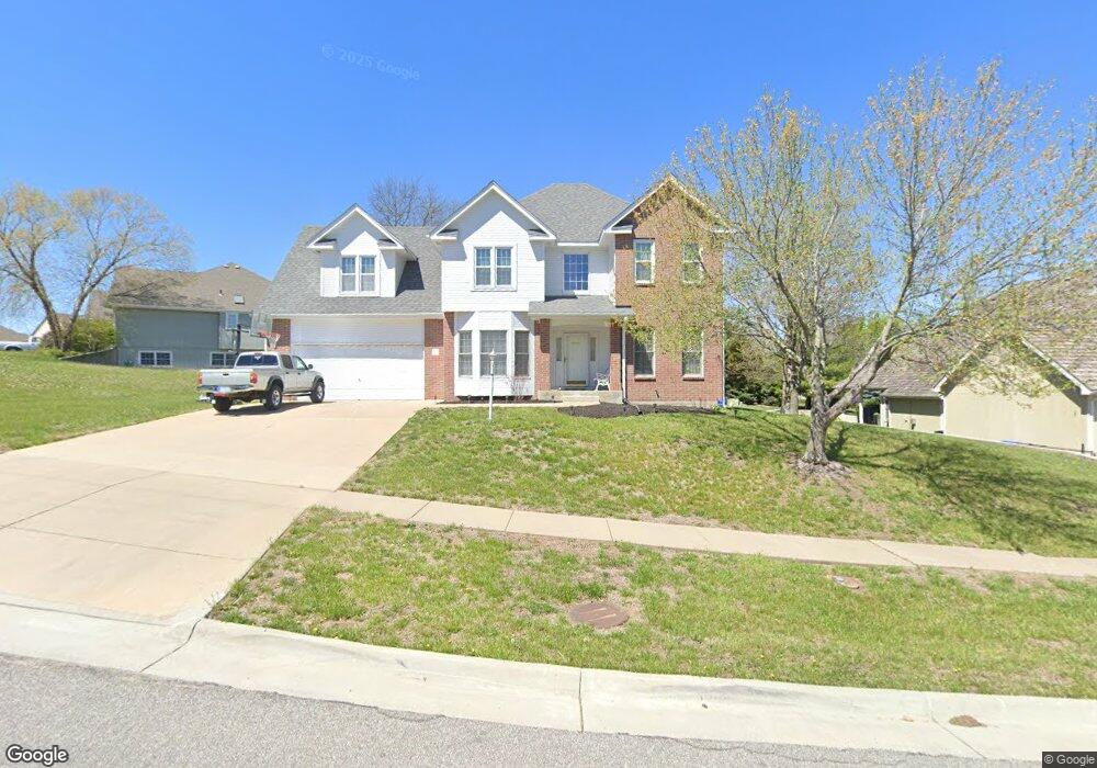 6108 SW 39th Cir, Topeka, KS 66610 - photo 1