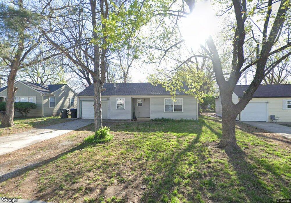 2416 SW Seabrook Ave, Topeka, KS 66614 - photo 1