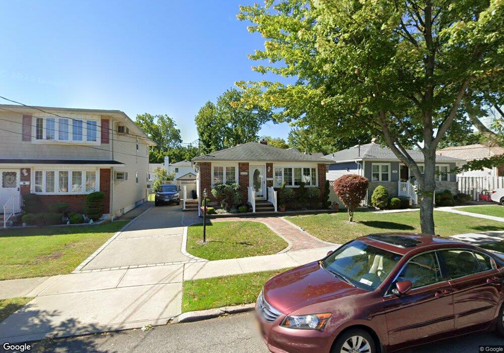 202 Fairbanks Ave, Staten Island, NY 10306 - photo 1