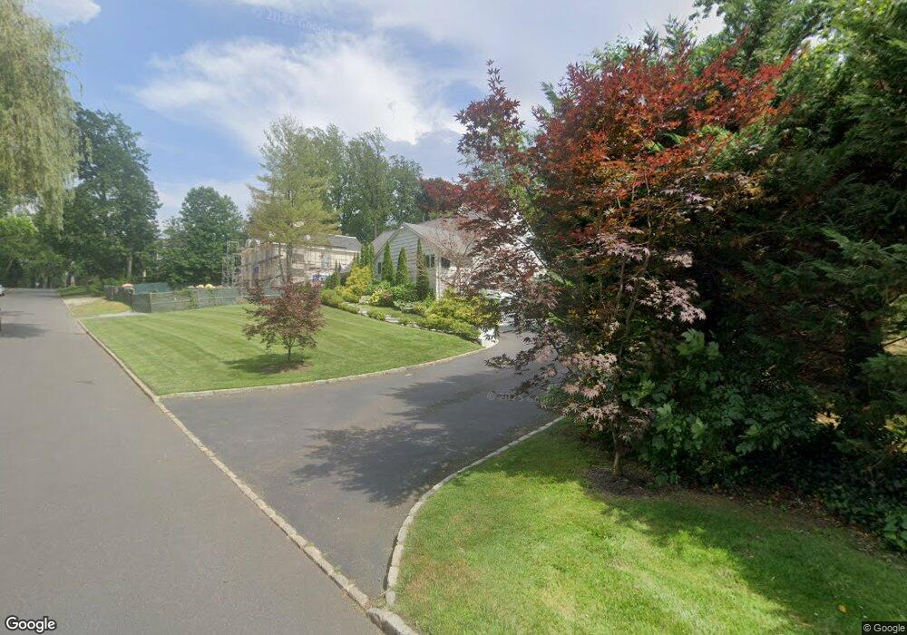 34 Rogers Rd, Great Neck, NY 11024 - photo 1