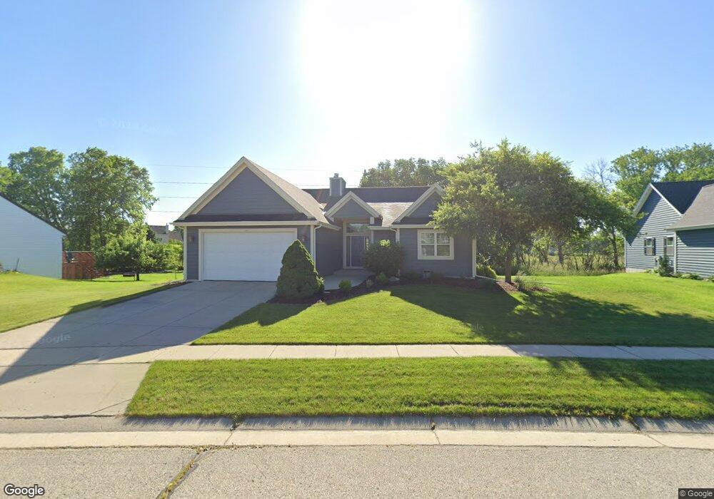 207 Shore Cir, Oconomowoc, WI 53066 - photo 1