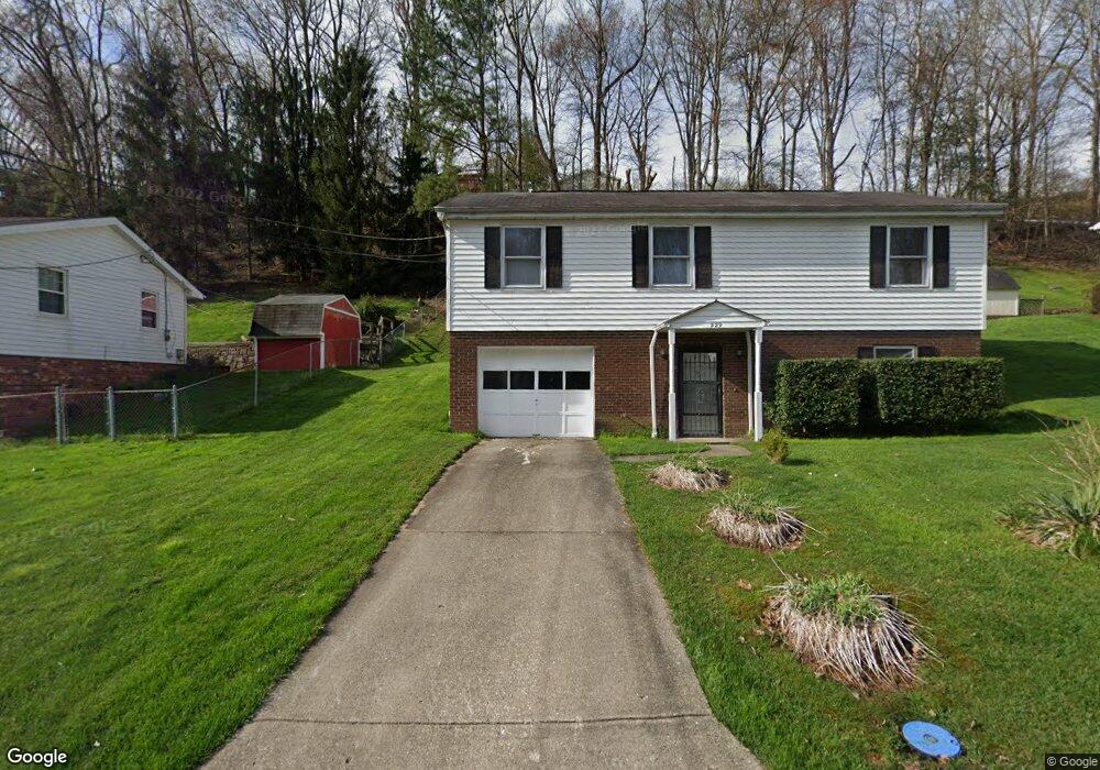 229 Pine Cir, Dunbar, WV 25064 - photo 1