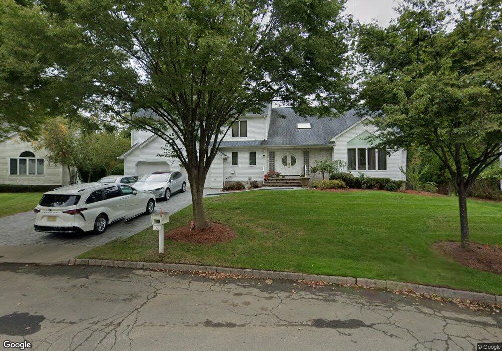 587 Mill Run, Paramus, NJ 07652 - photo 1