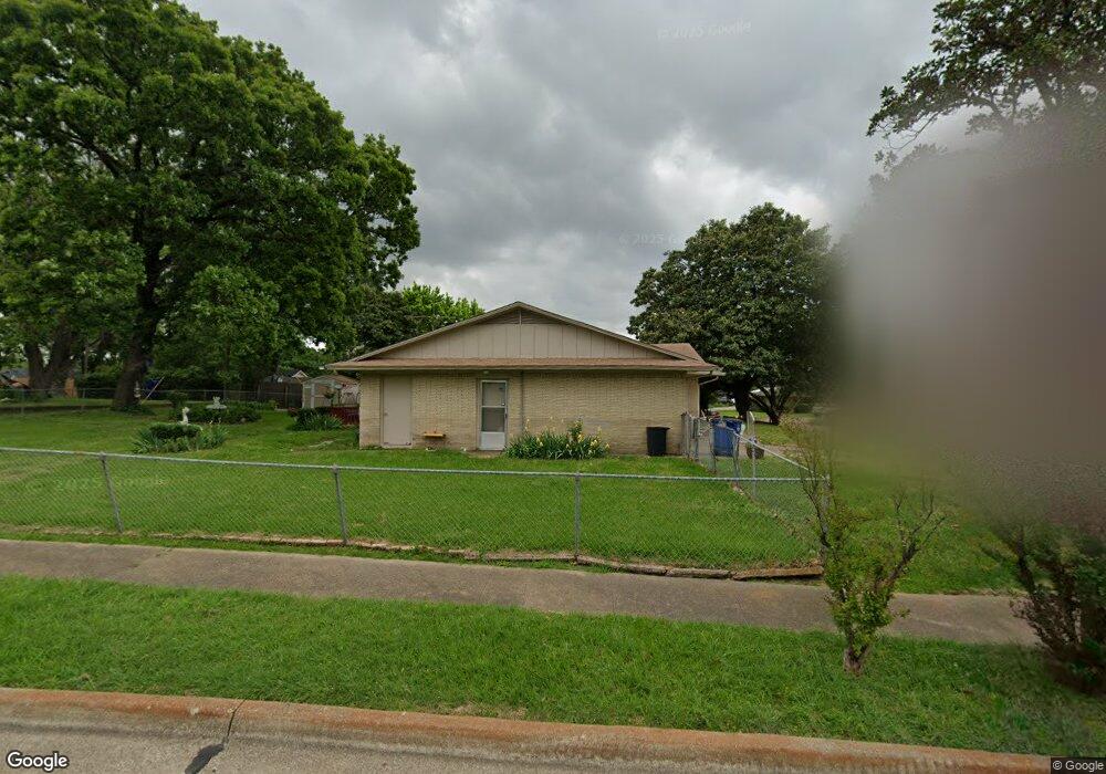 539 Lakeshore Dr, Ennis, TX 75119 - photo 1