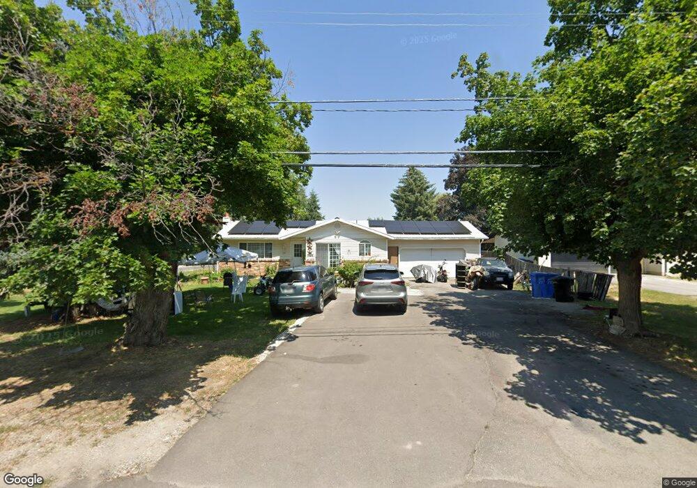 305 E 100 S, Hyrum, UT 84319 - photo 1