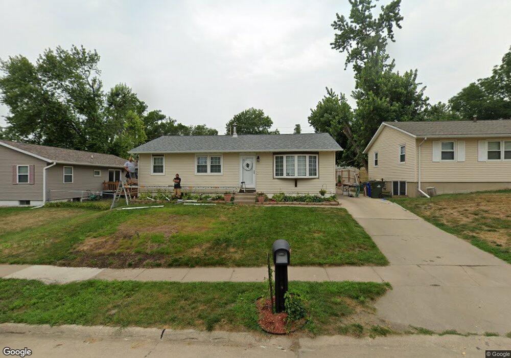 3224 Castle Dr SW, Cedar Rapids, IA 52404 - photo 1