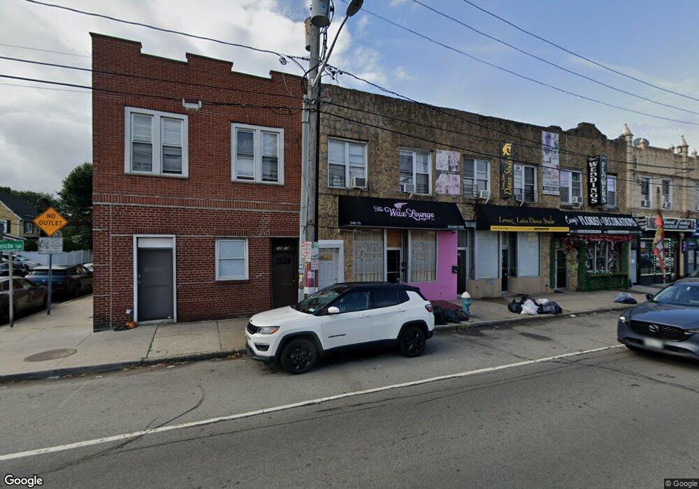 24618 Jericho Turnpike unit 2nd Fl, Floral Park, NY 11001 - photo 1