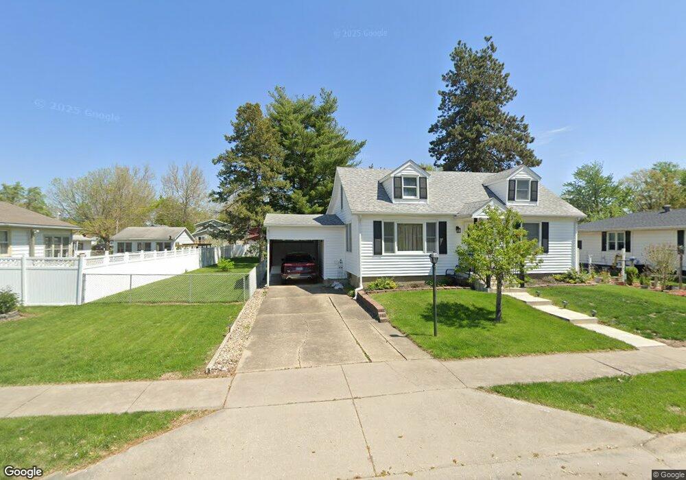 1320 Pulaski St, Lincoln, IL 62656 - photo 1