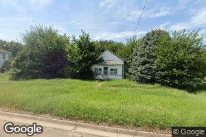 105 S Seward St, Red Cloud, NE 68970