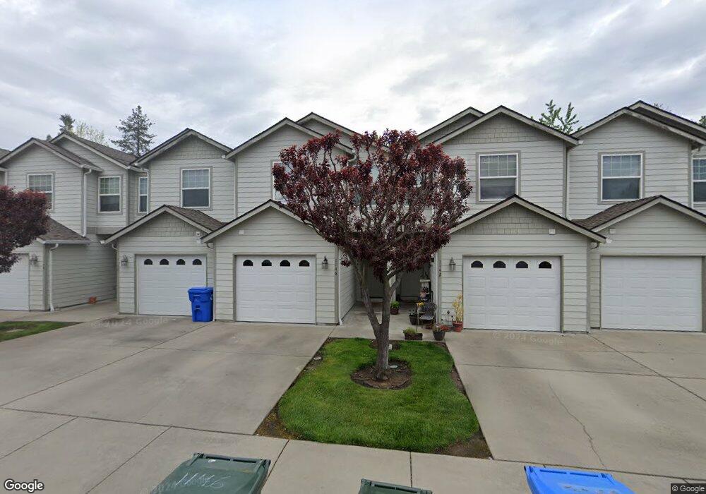 1146 SW Lafayette Dr, Grants Pass, OR 97527 - photo 1