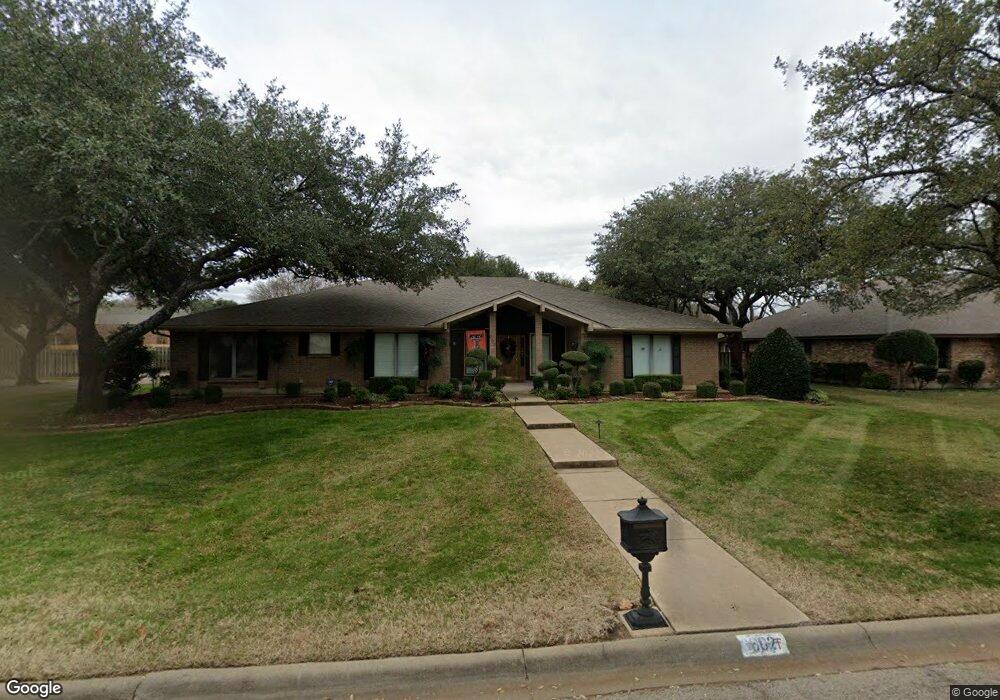 602 Hyde Park Blvd, Cleburne, TX 76033 - photo 1
