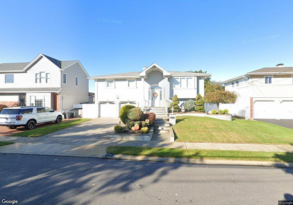 2706 Bayview Ave, Wantagh, NY 11793 - photo 1