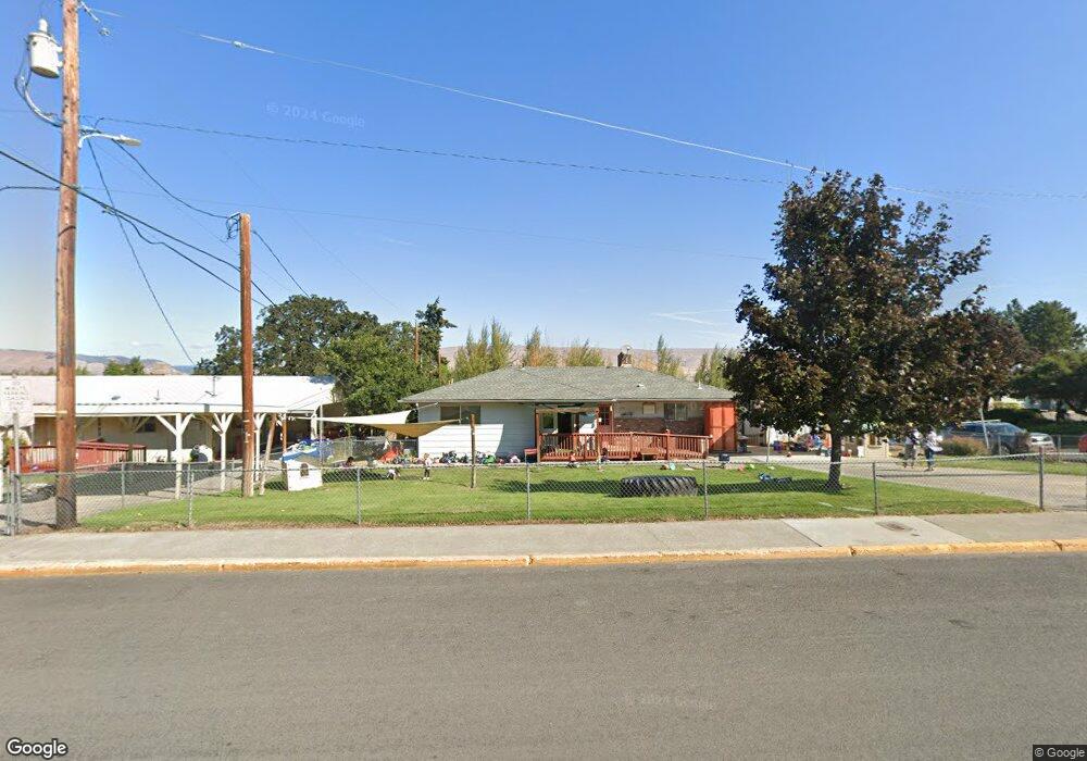 1719 E 19th St, the Dalles, OR 97058 - photo 1