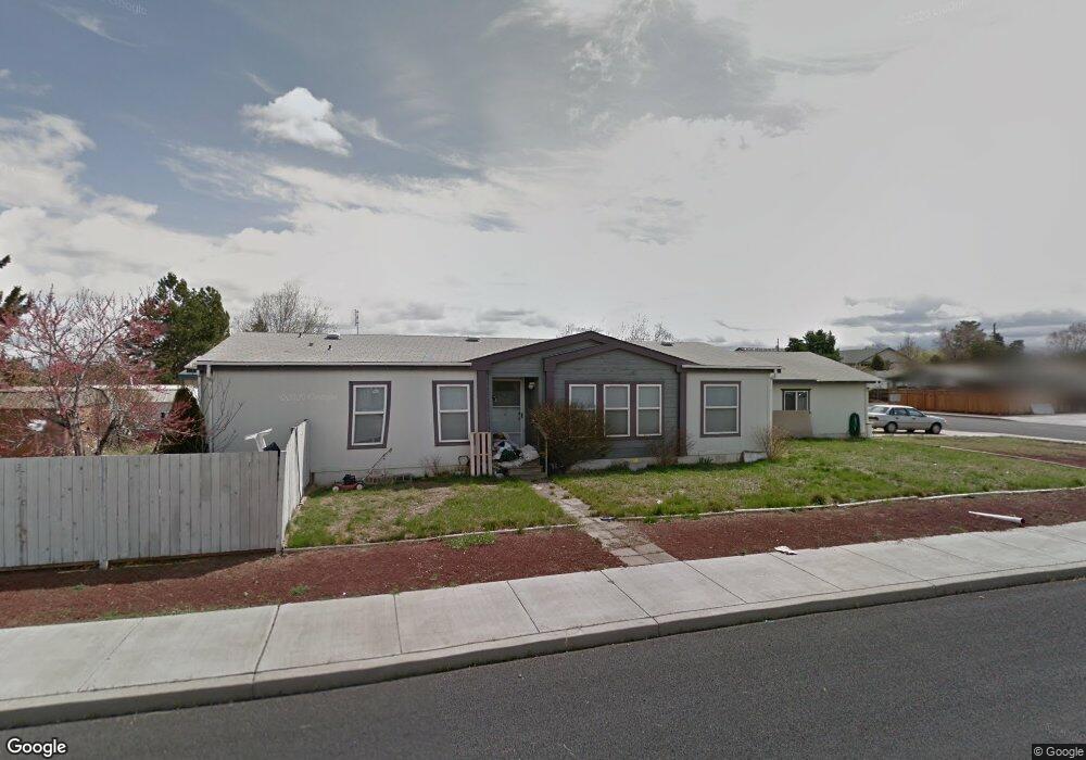 353 NW Hemlock Ct, Redmond, OR 97756 - photo 1