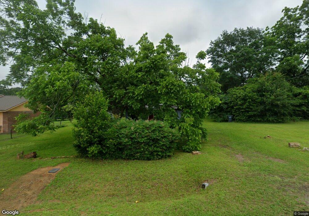 606 W Robinson Ave, Doerun, GA 31744 - photo 1