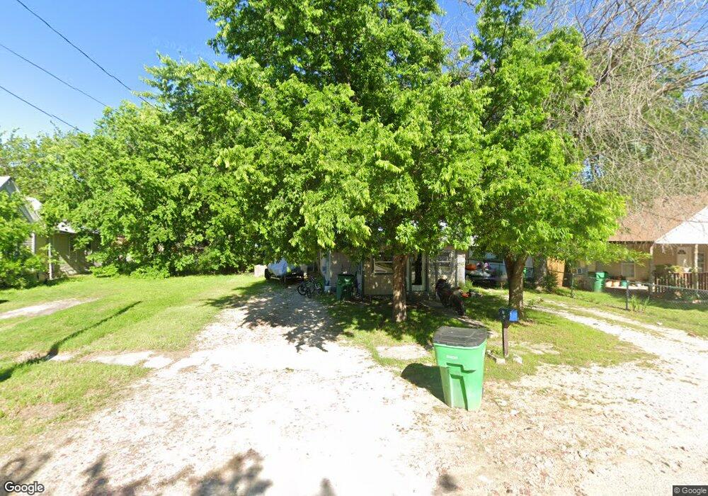 706 S Taylor St, Gainesville, TX 76240 - photo 1