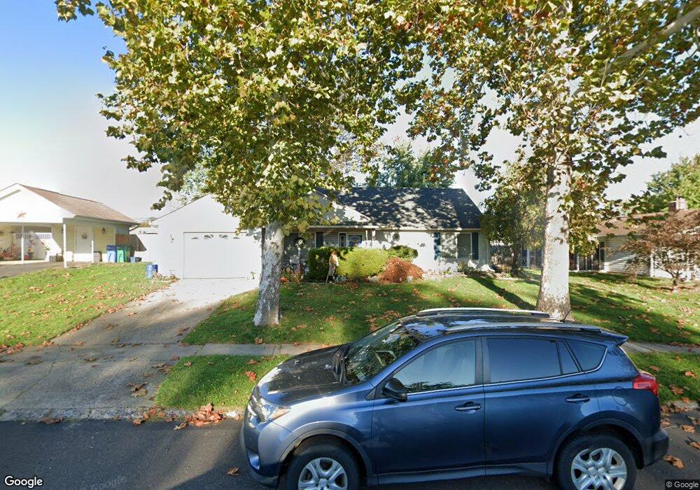 14 Beechtree Rd, Levittown, PA 19057 - photo 1