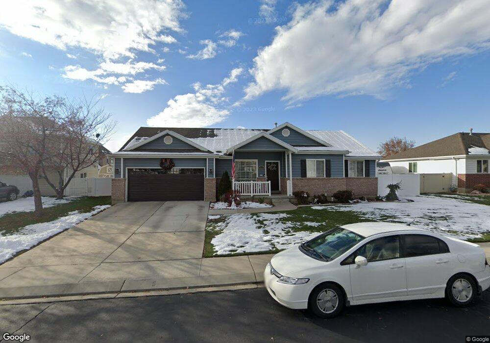10327 N Carriage Ln, Cedar Hills, UT 84062 - photo 1