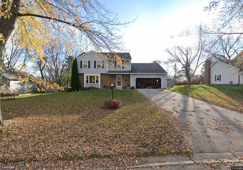 923 Twisted Oak Ct unit 8, Algonquin, IL 60102 - photo 1