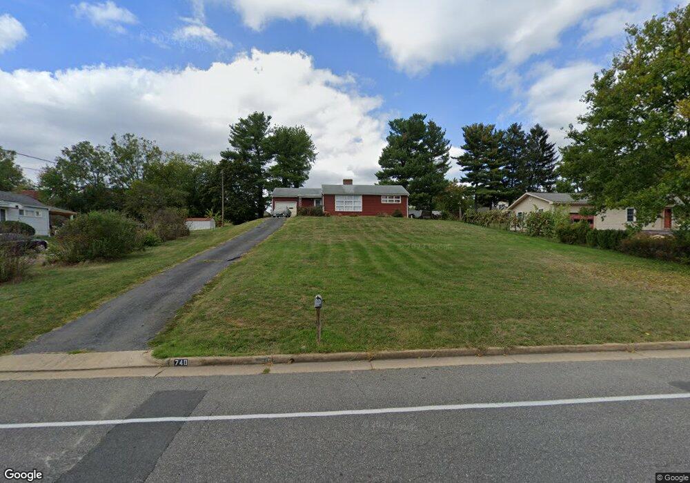 740 Blue Ridge Dr, Harrisonburg, VA 22802 - photo 1