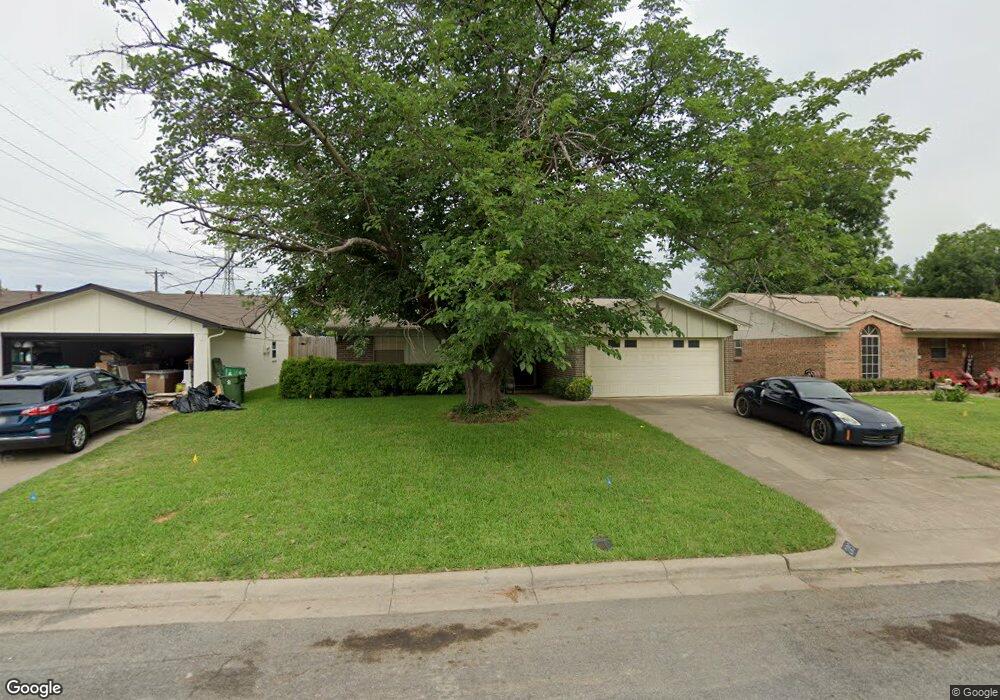 205 Simmons Dr, Hurst, TX 76053 - photo 1