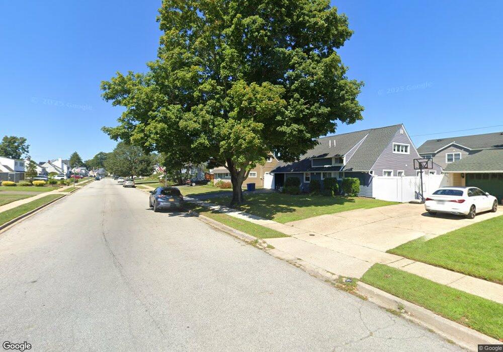 110 Springtime Ln S, Levittown, NY 11756 - photo 1