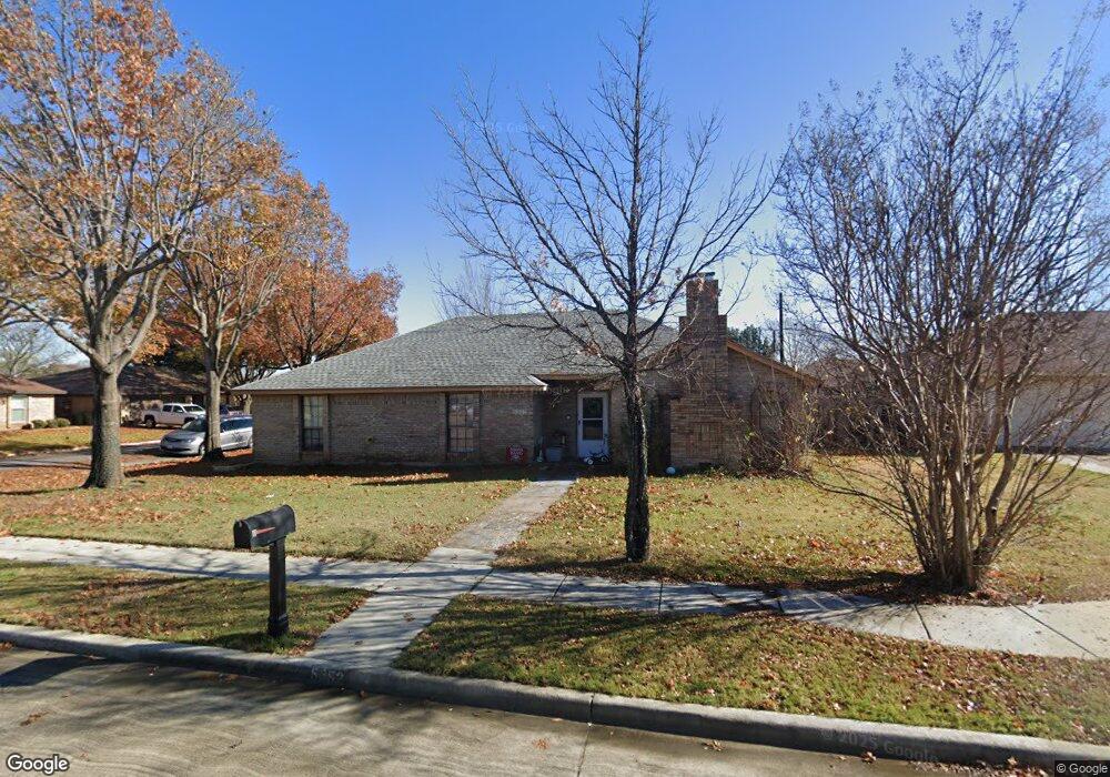 5352 Lynda Ct, North Richland Hills, TX 76180 - photo 1