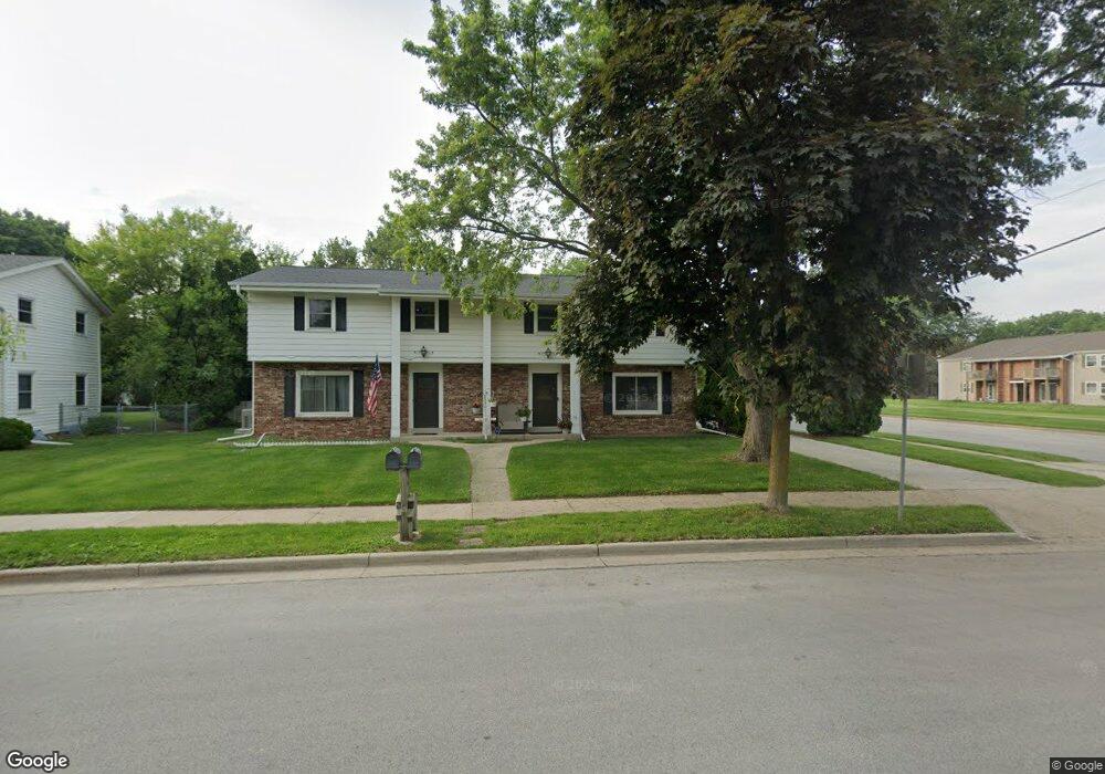 2136 Ruben Dr, Waukesha, WI 53186 - photo 1