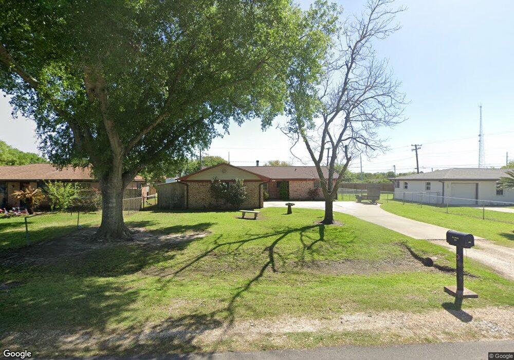 104 Lindsey Ave, Bay City, TX 77414 - photo 1