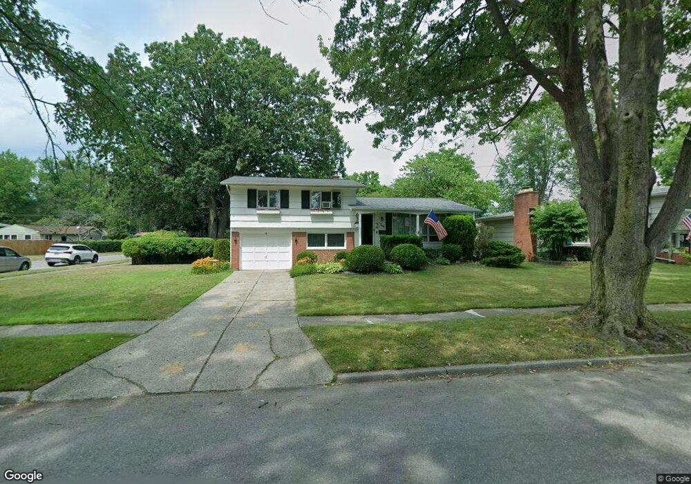 766 Deerfield Dr, North Tonawanda, NY 14120 - photo 1