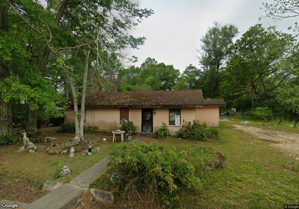 611 Franklin St, Atmore, AL 36502 - photo 1