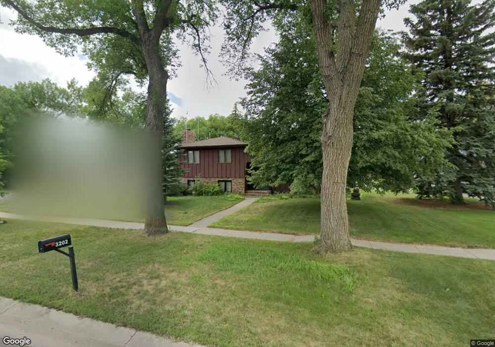 3202 Elm St N, Fargo, ND 58102 - photo 1