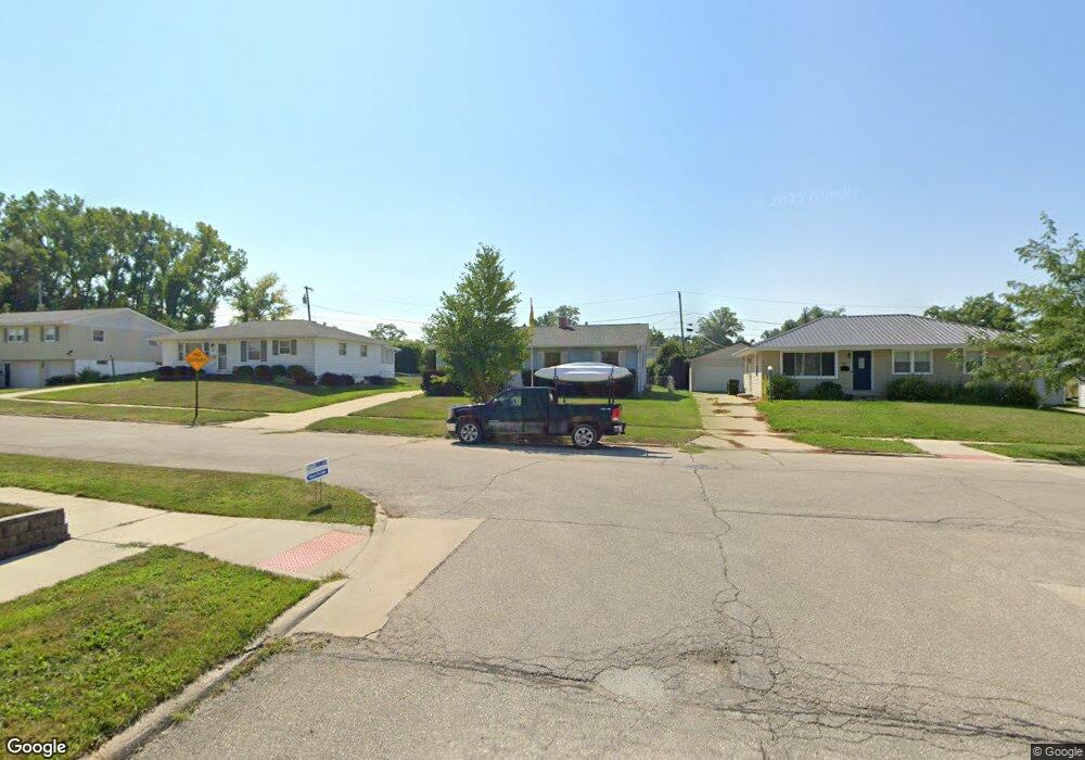 2833 Schultz Dr NW, Cedar Rapids, IA 52405 - photo 1