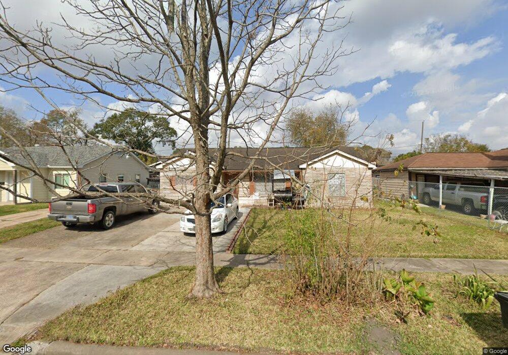 7547 Hereford St, Houston, TX 77087 - photo 1