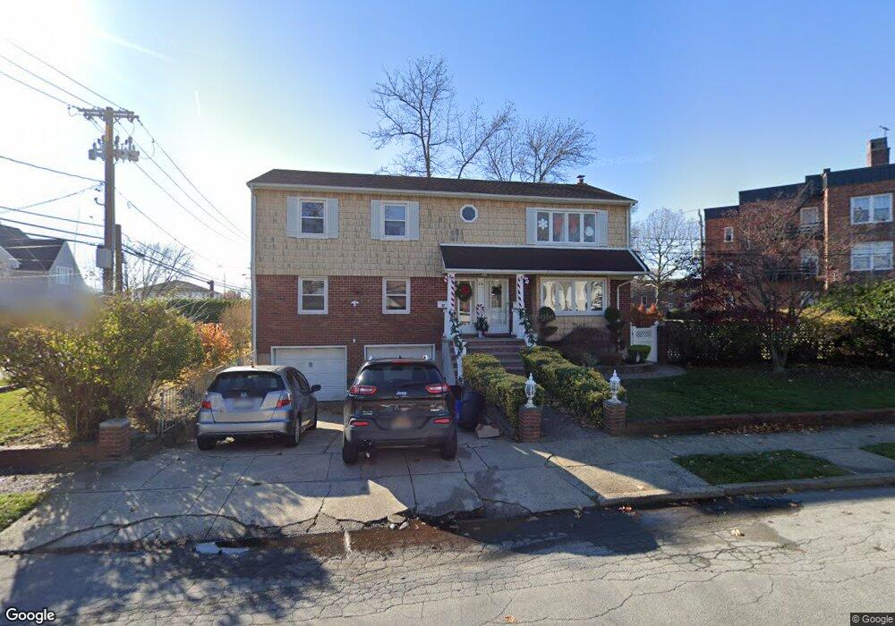 24 Poplar St, Valley Stream, NY 11581 - photo 1