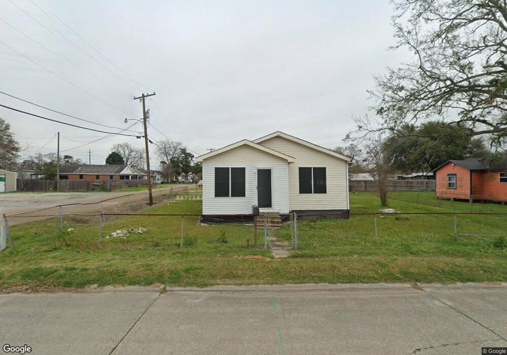 1101 Lemaire St, New Iberia, LA 70560 - photo 1