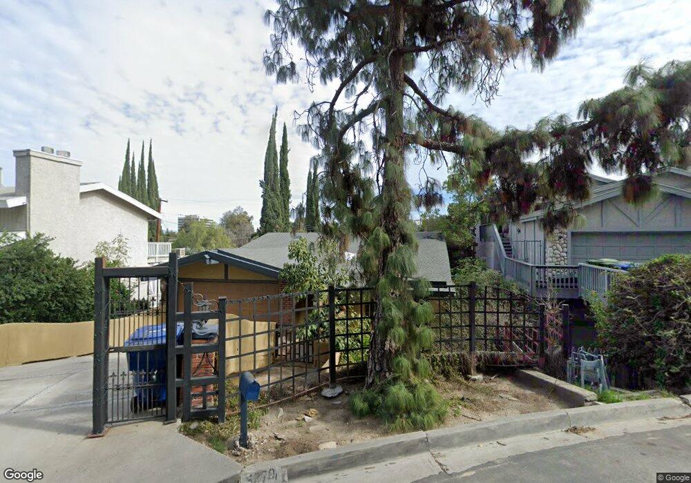 5270 Campo Rd, Woodland Hills, CA 91364 - photo 1