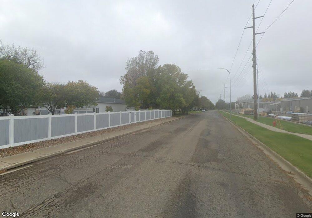 504 1st St SE, Mandan, ND 58554 - photo 1