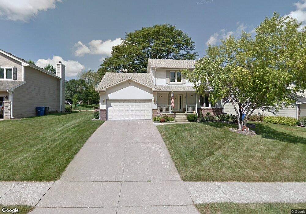 4816 Crestmoor Dr, Des Moines, IA 50310 - photo 1