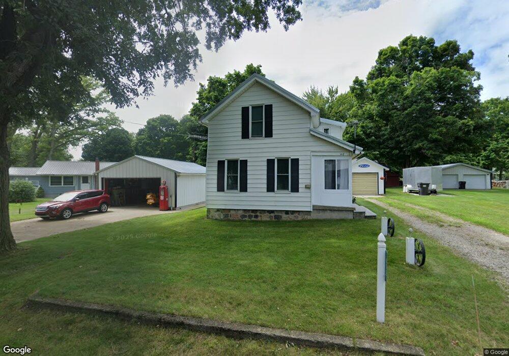 412 S Comstock St, Addison, MI 49220 - photo 1