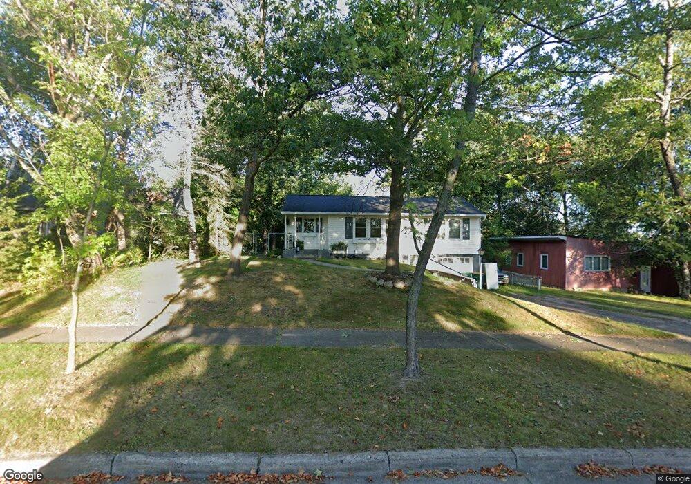 209 SW 1st Ave, Grand Rapids, MN 55744 - photo 1