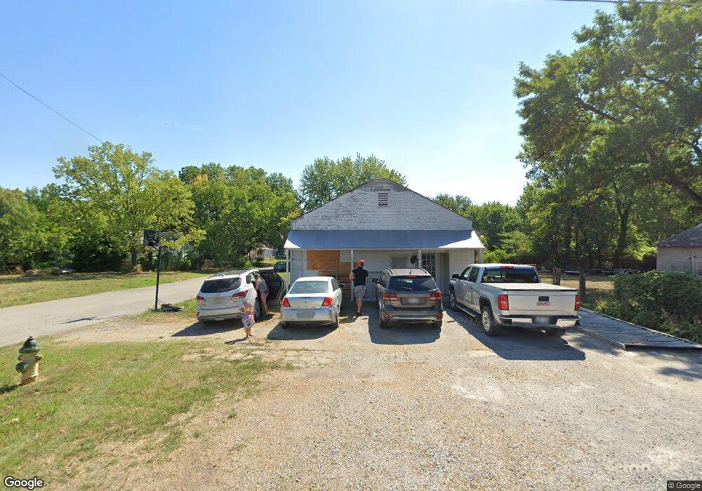 1203 N 21st St, Parsons, KS 67357 - photo 1