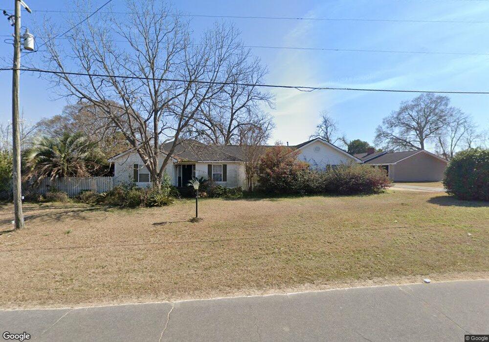 608 Forsyth Ave, Mc Rae Helena, GA 31037 - photo 1