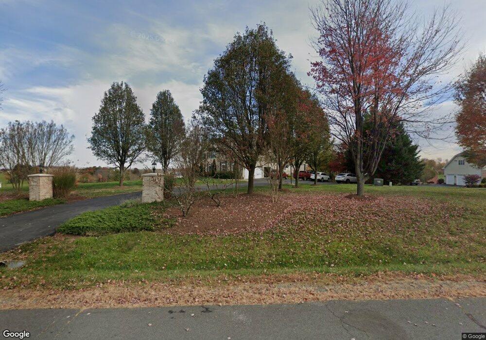 16720 Falconhurst Dr, Purcellville, VA 20132 - photo 1