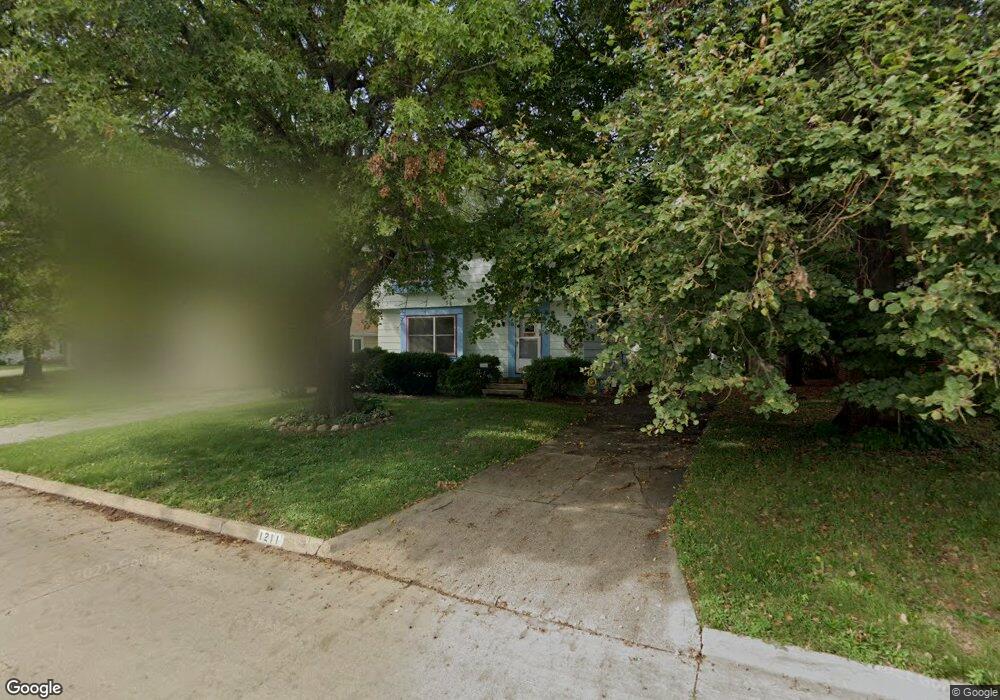 1211 Emma Ave, Des Moines, IA 50315 - photo 1